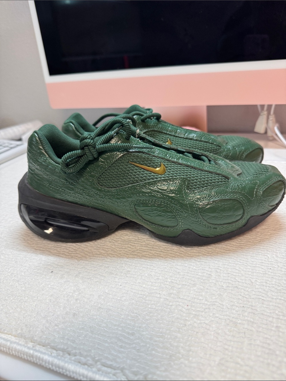 Nike Women’s Air Muse SE “Green Croc” 7.5 women’s